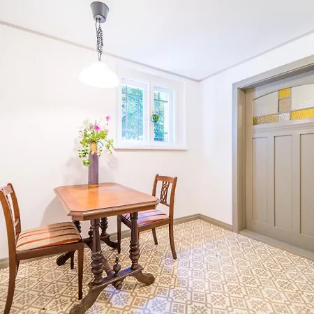 Victus Apartamenty, Abrahama Apartament