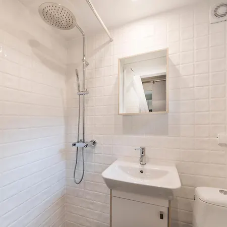 Victus Apartamenty, Abrahama 公寓