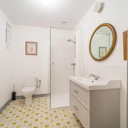 Victus Apartamenty, Abrahama *