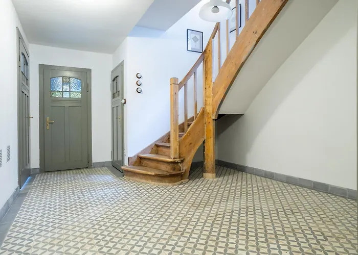 Victus Apartamenty, Abrahama